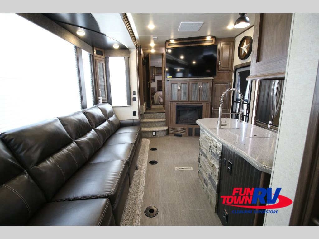 2017 Cruiser Boss Toy Hauler Fifth Wheel Interior