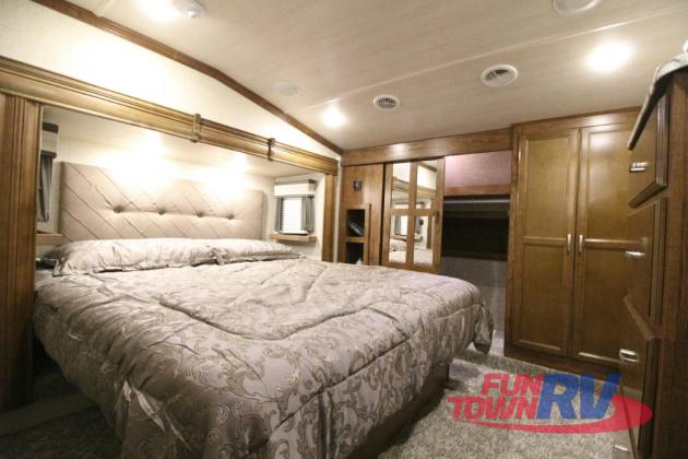 Heartland Sundance Fifth Wheel Bedroom