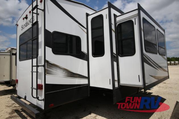 Heartland Sundance Fifth Wheel double Slide out
