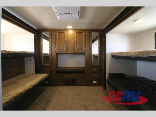 Bunkhouse Travel Trailer Bunkhouse