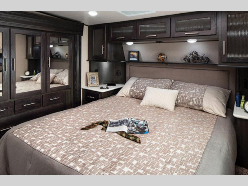 bedroom in xlr thunderbolt toy hauler